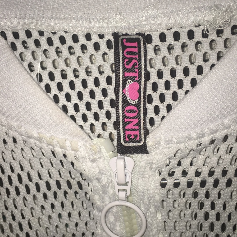 A jacket - Picture 4 of 4